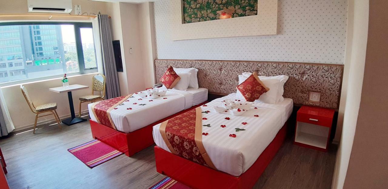 H Plus Hotel Yangon Exteriör bild