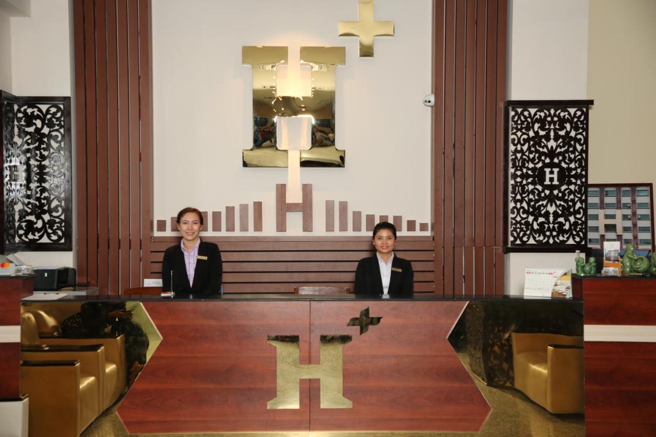 H Plus Hotel Yangon Exteriör bild