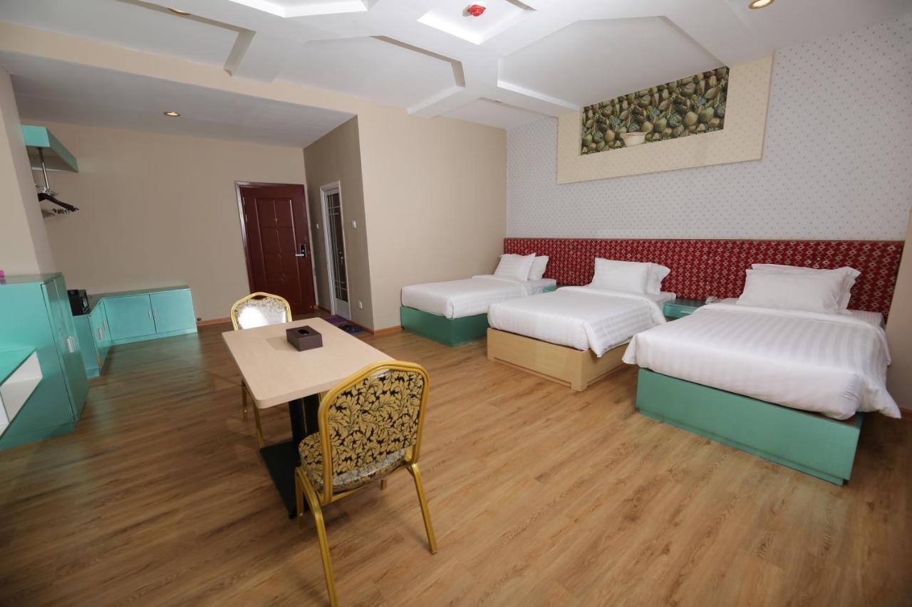 H Plus Hotel Yangon Exteriör bild